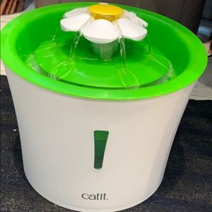 Catit Senses Cat Flower Water Fountain